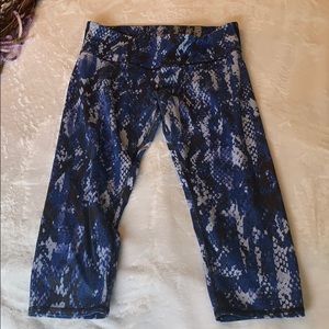 ALO Yoga cropped workout leggings